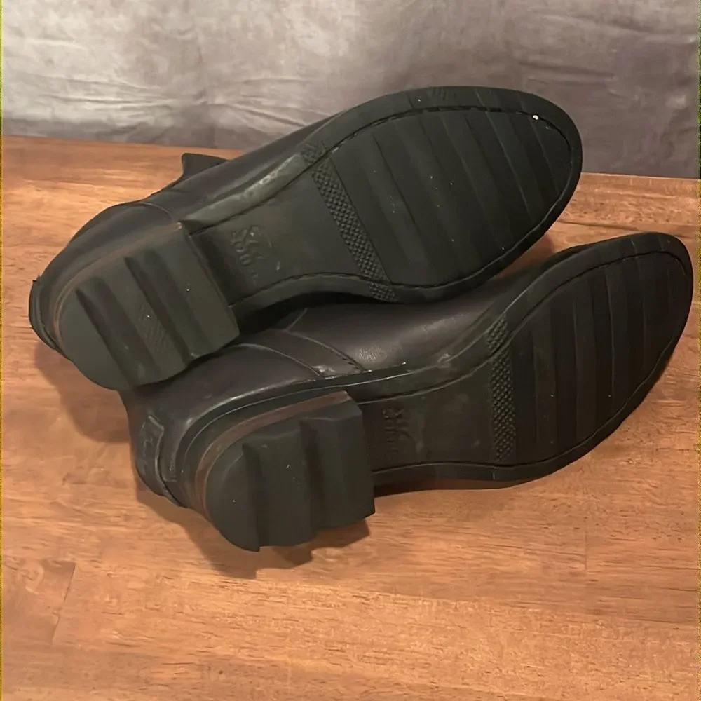 Sorel slip on ankle Chelsea boot black nubuck leather size 7